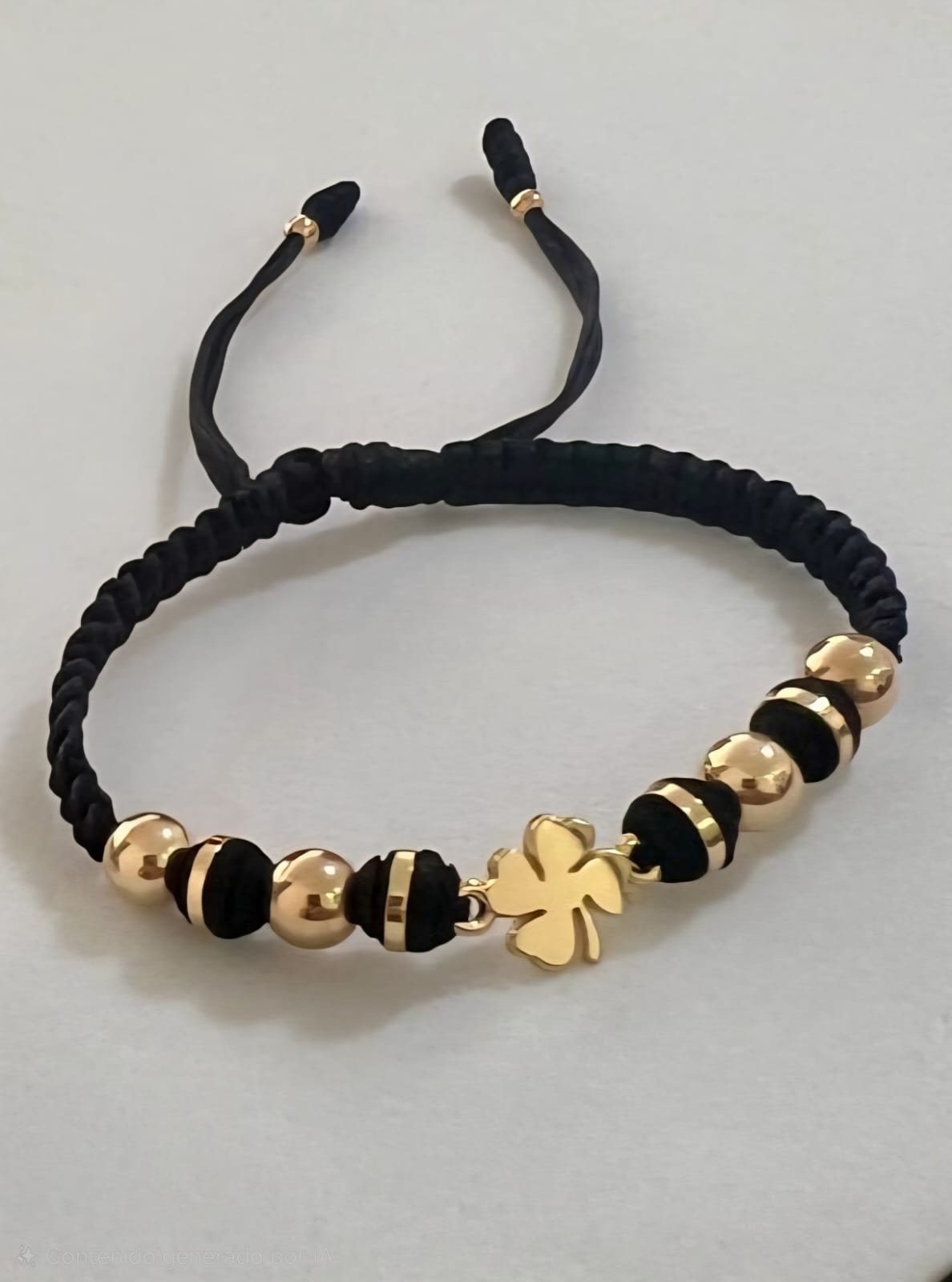 Brazalete Ajustable Con Herraje De Trébol En Oro Laminado 18K