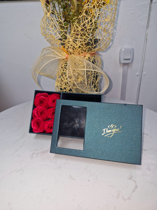 Caja De Rosas Deluxe