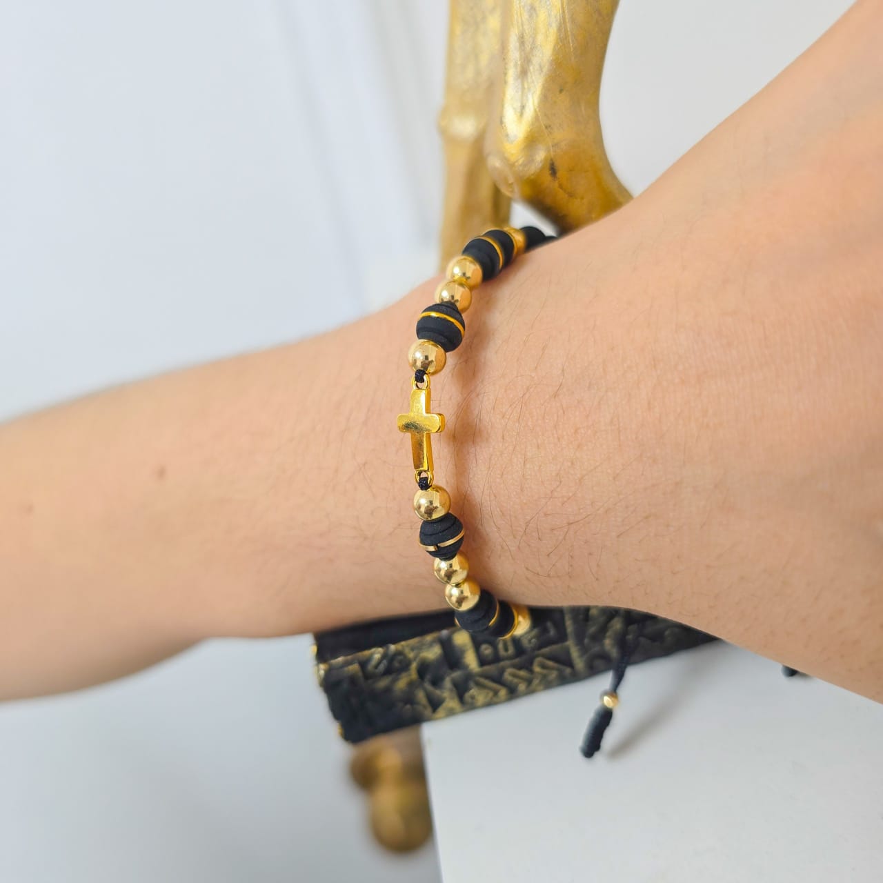 Brazalete Ajustable Protección En Oro Laminado 18K