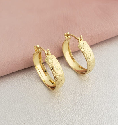 Arete Candonga Tallada Oro Laminado 18k