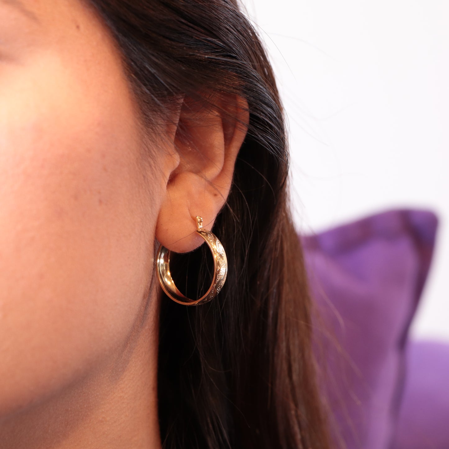 Arete Candonga Tallada Oro Laminado 18k