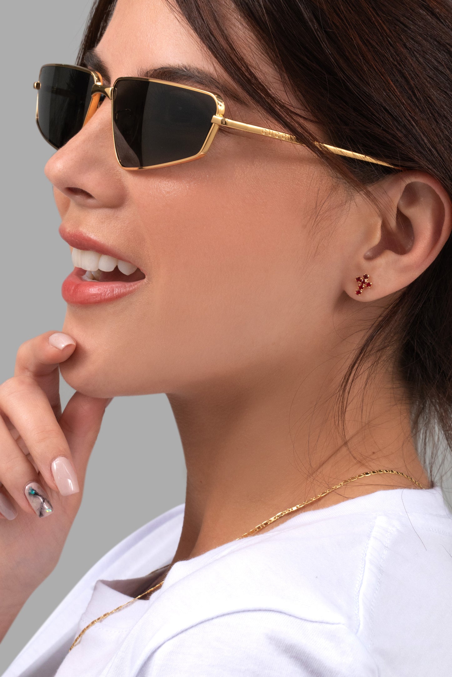 Arete Cruz Seis Circonias Oro Laminado 18k