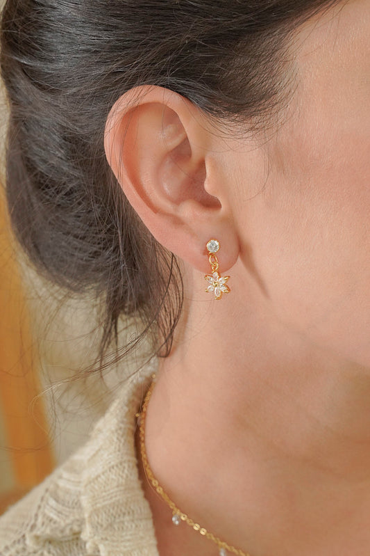 Aros Flor Con Circonias Oro Laminado 18k