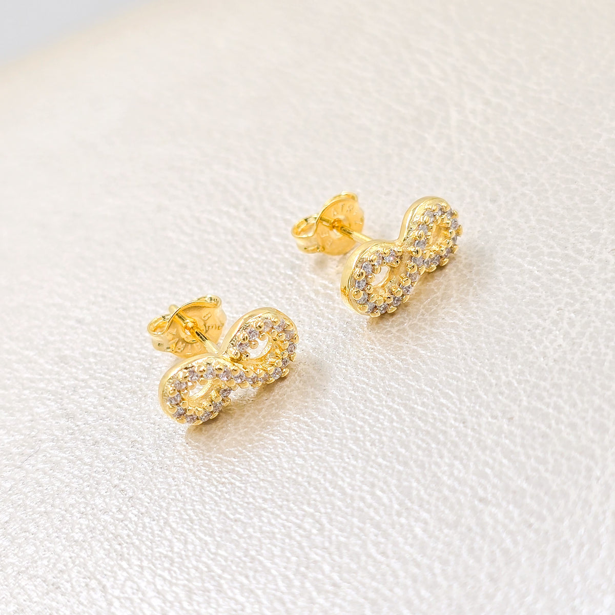 Arete Infinito Circonias Oro Laminado 18k