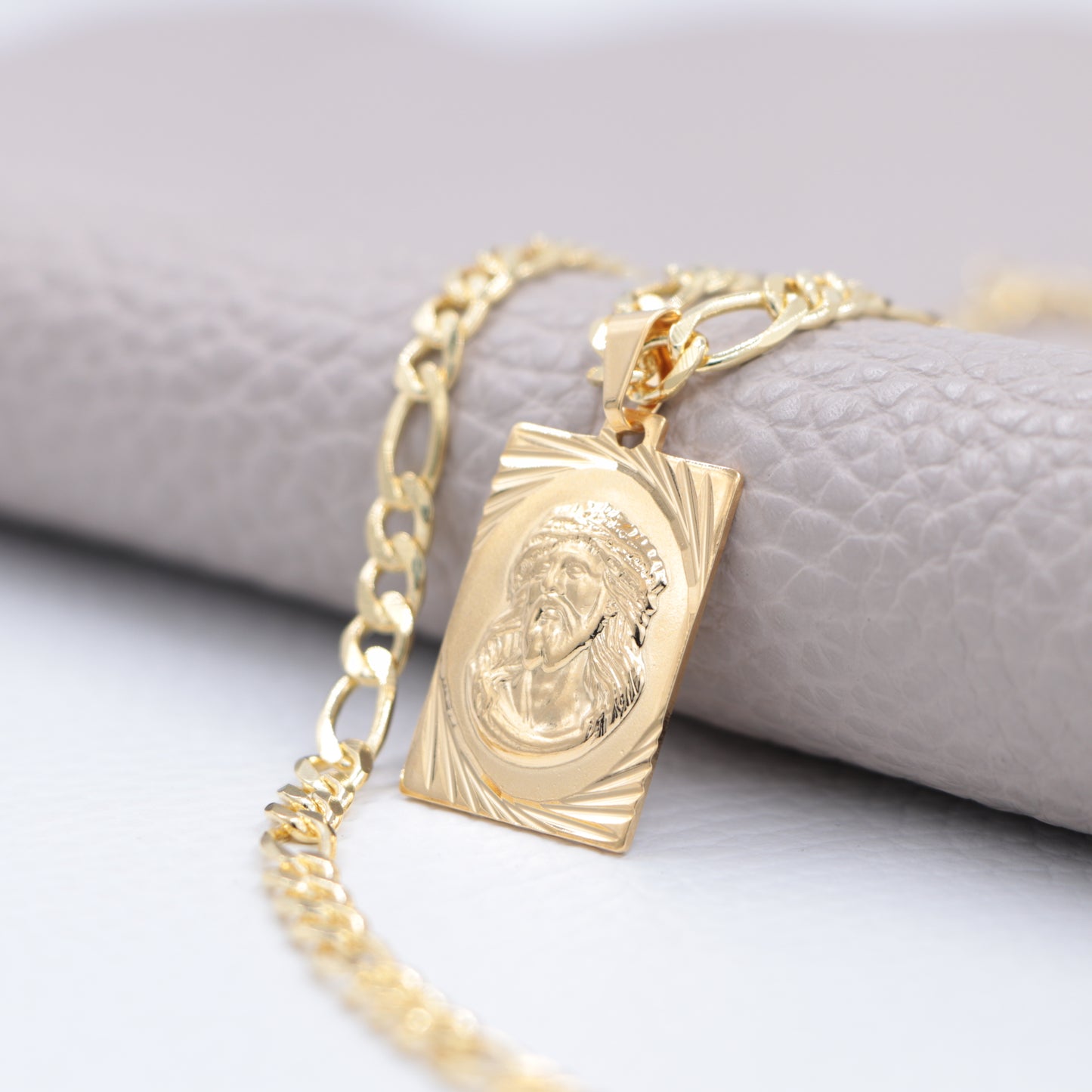 Cadena Tejido Cartier Y Colgante Rostro Placa Diamantada Oro Laminado 18K