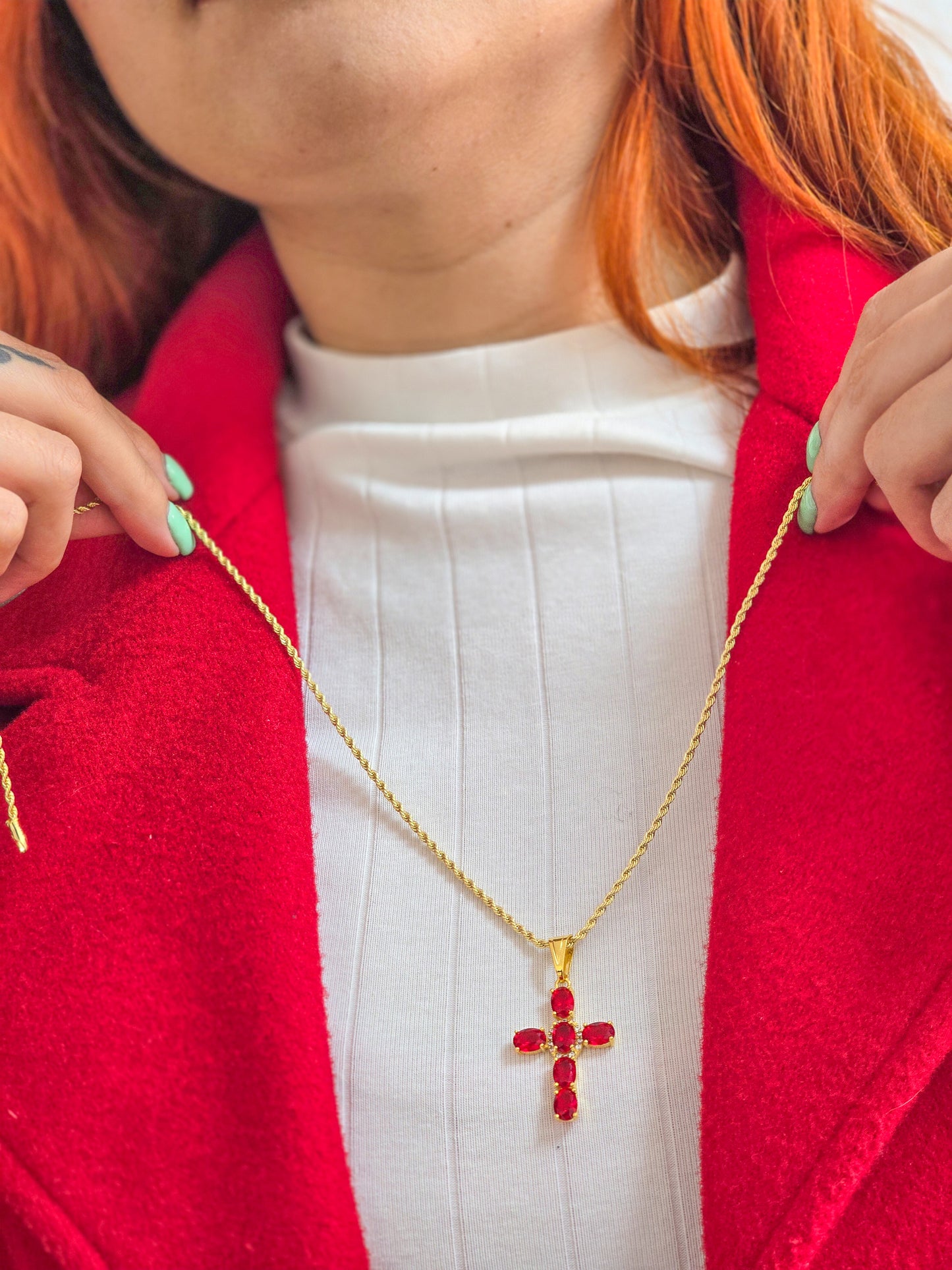 Cadena Tejido Tourbillon delgada Y Colgante Cruz Brightness Oro laminado 18k