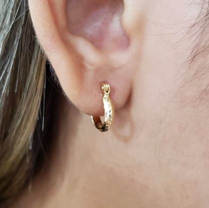 Aros Tallados Pequeños Oro Laminado 18k