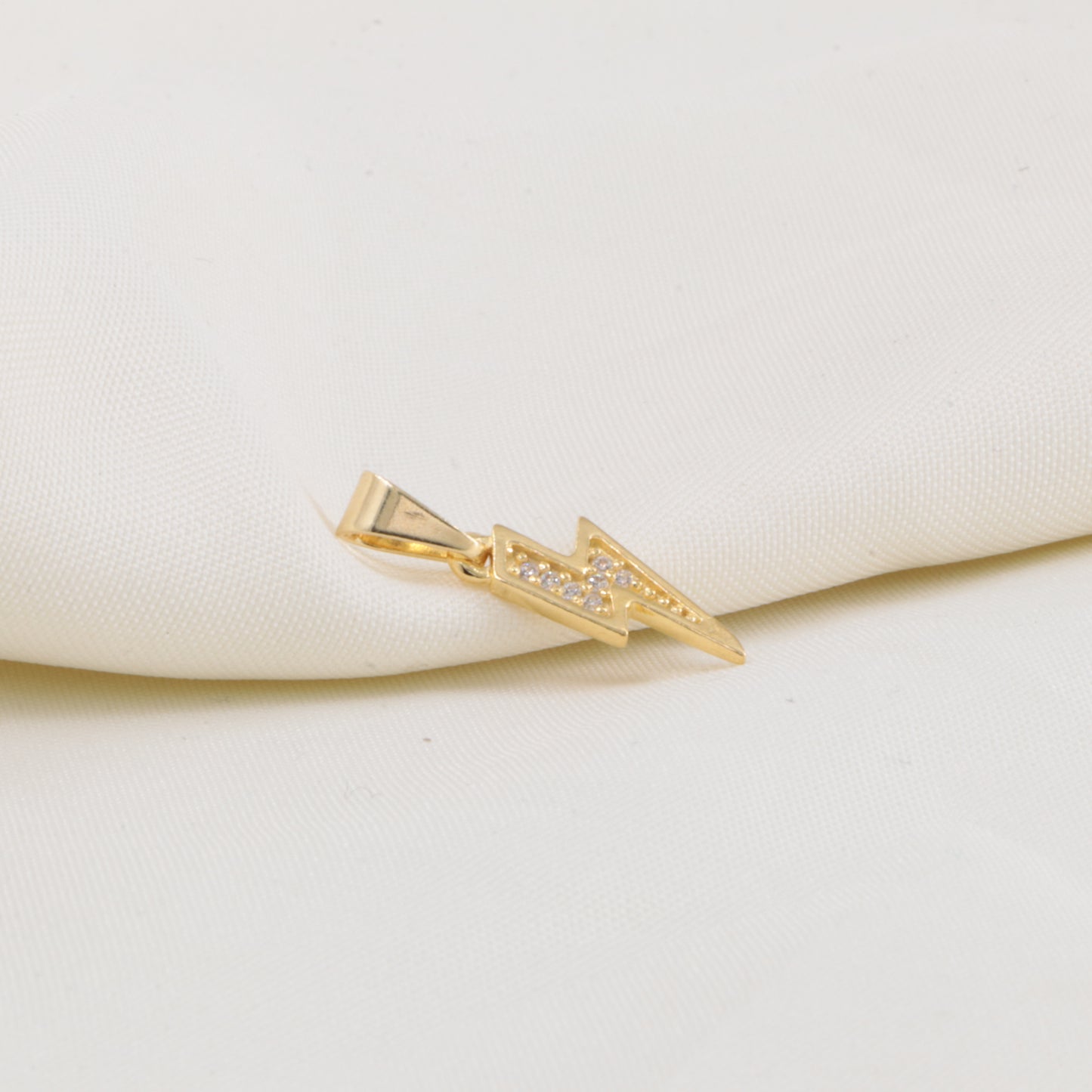 Colgante Rayo Con Circonias Oro Laminado 18k