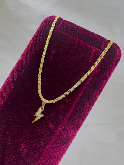 Colgante Rayo Con Circonias Oro Laminado 18k