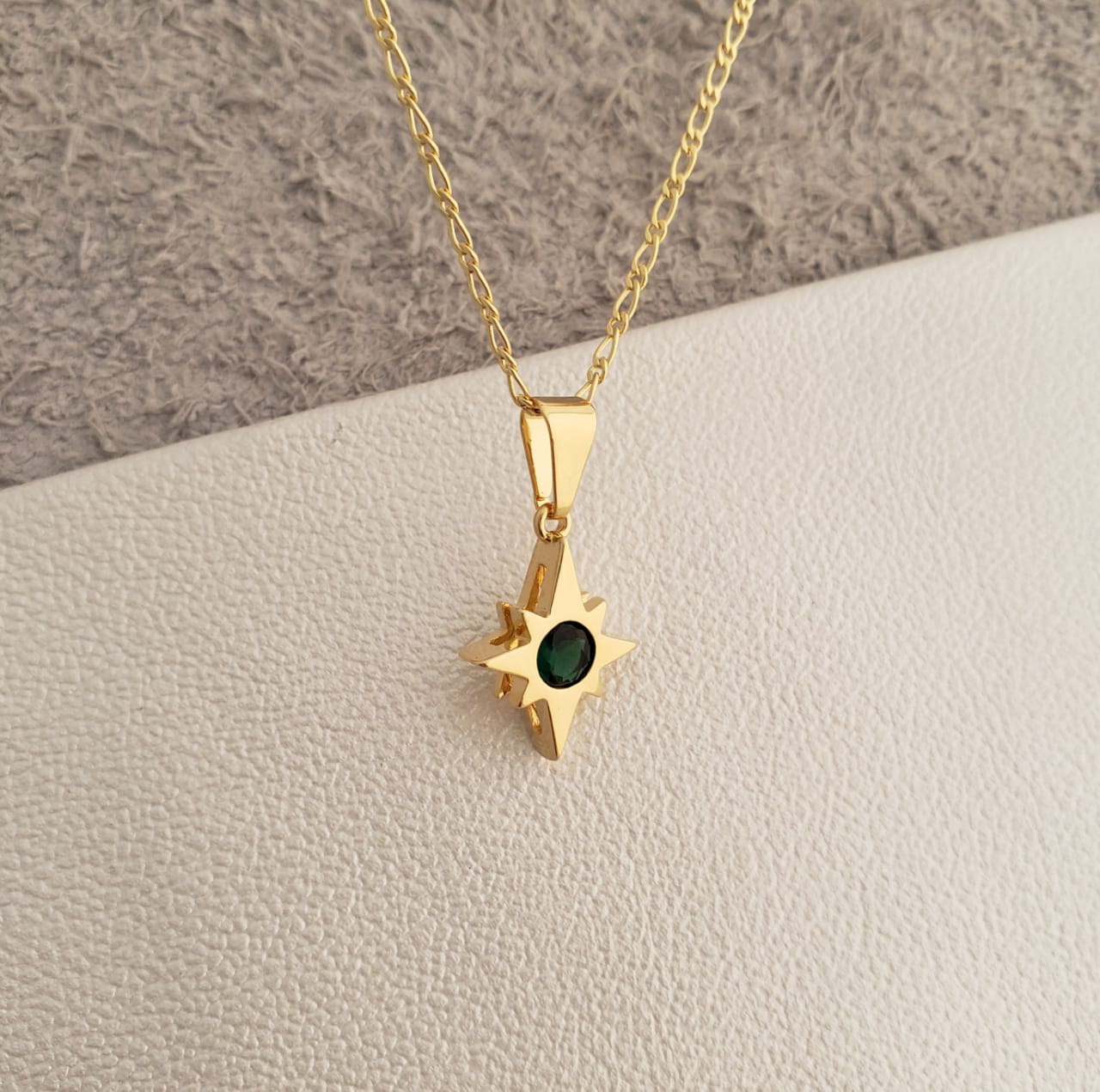 Colgante Estrella Circonia Oro Laminado 18k